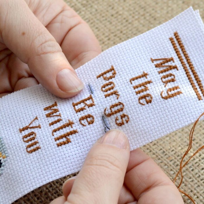 Tips on how to Make a Cross Sew Bookmark A Inexperienced persons Information