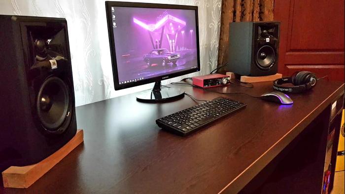 How to preform live music with jjust a speaker