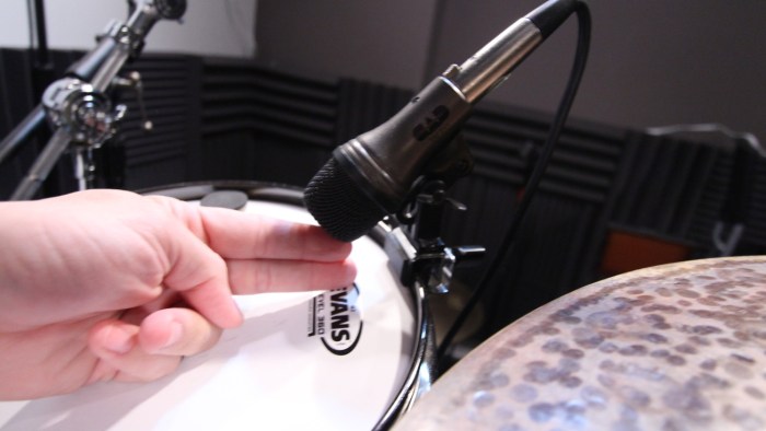 How to place floor mics