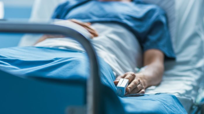 How to sleep after acl reconstruction surgery