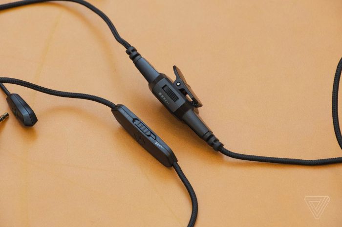 How to connect v0moda boom mic to dst770 pro
