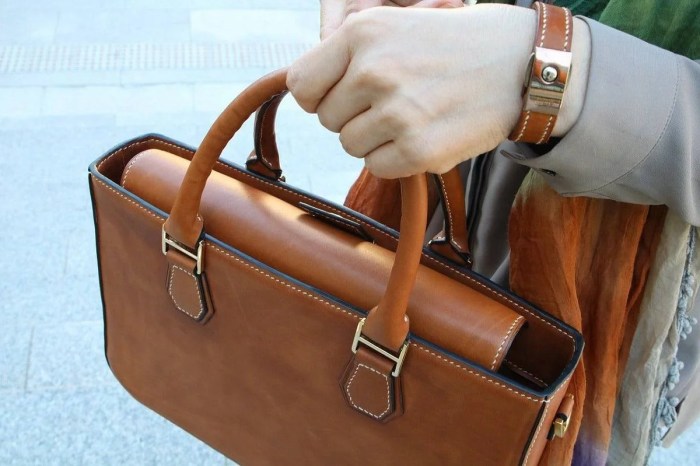 How to stiffen leather