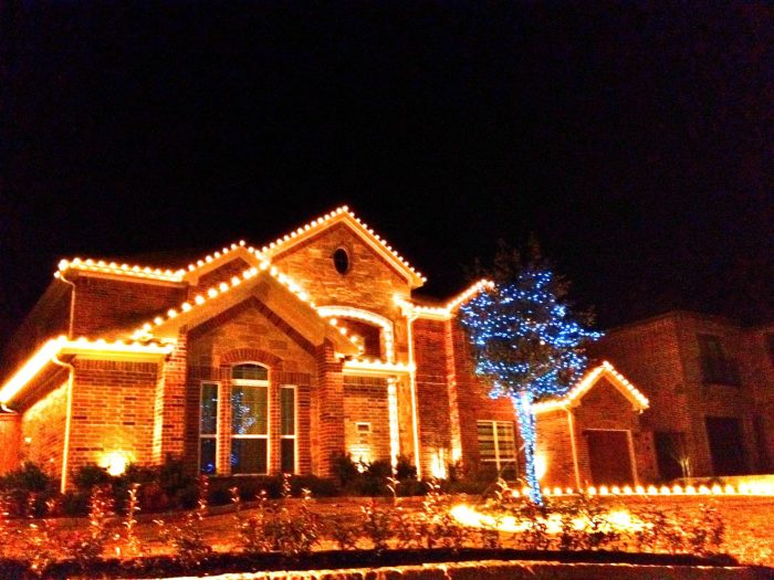 How much does it cost to have christmas lights installed