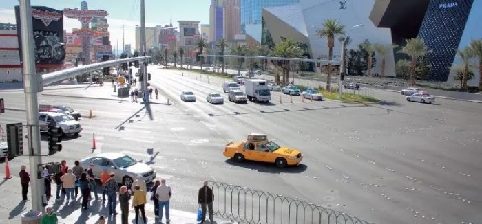 How far is reno to vegas