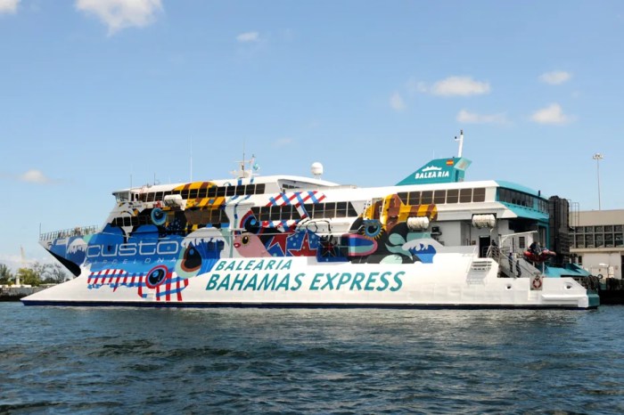 How Far by Boat from Miami to Bahamas?