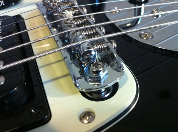 How to fix rattle on a jazzmaster