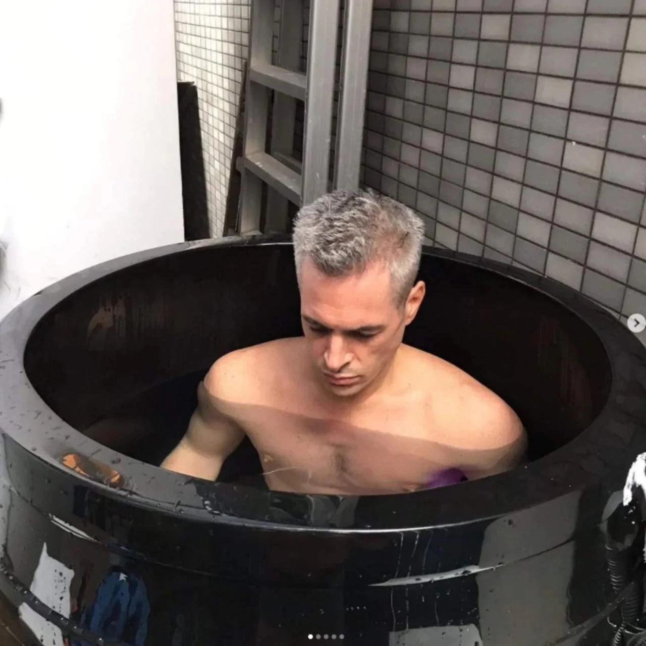 How long to stay in cold plunge