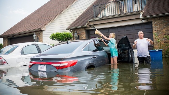 Does full coverage car insurance cover flood damage