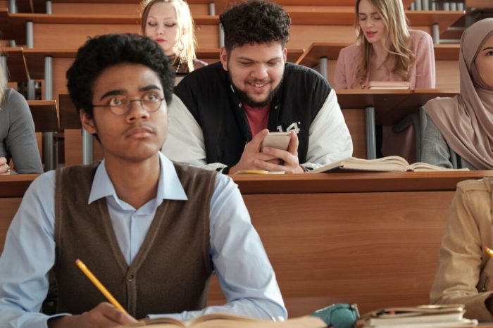 Tips on how to Write an E-mail to a Faculty Admissions Workplace A Complete Information