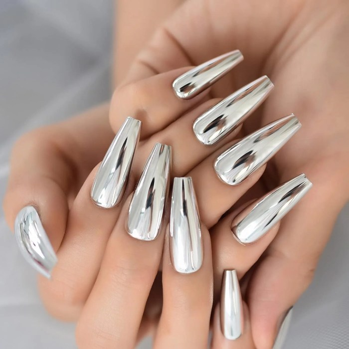 What nail color with red dress