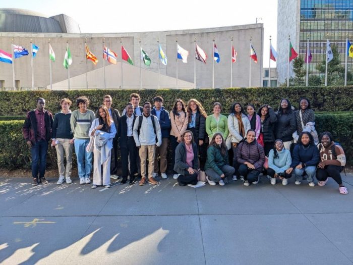 How to create a model un club