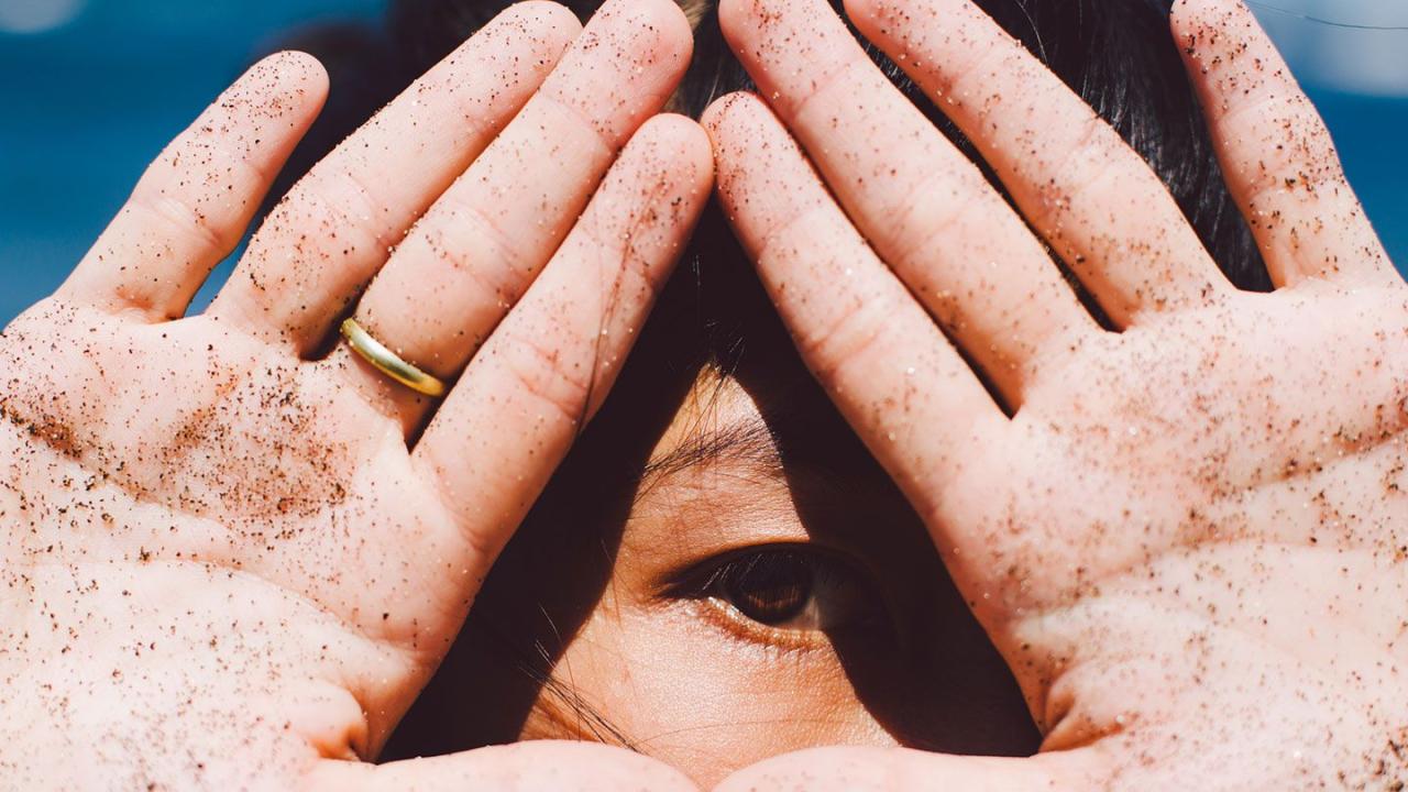 The best way to Get Sunscreen Out of Eyes A Complete Information