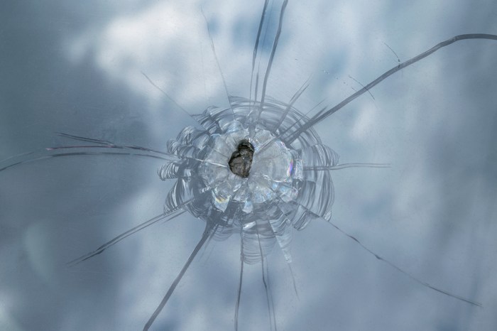 Methods to Defend Windshield from Rocks A Complete Information