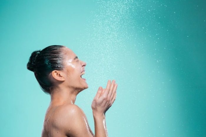 How long should you wait to shower after tanning bed