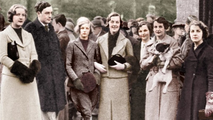 How was madeau stewart related to the mitford sisters
